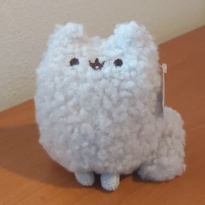 Pusheen plushy toy